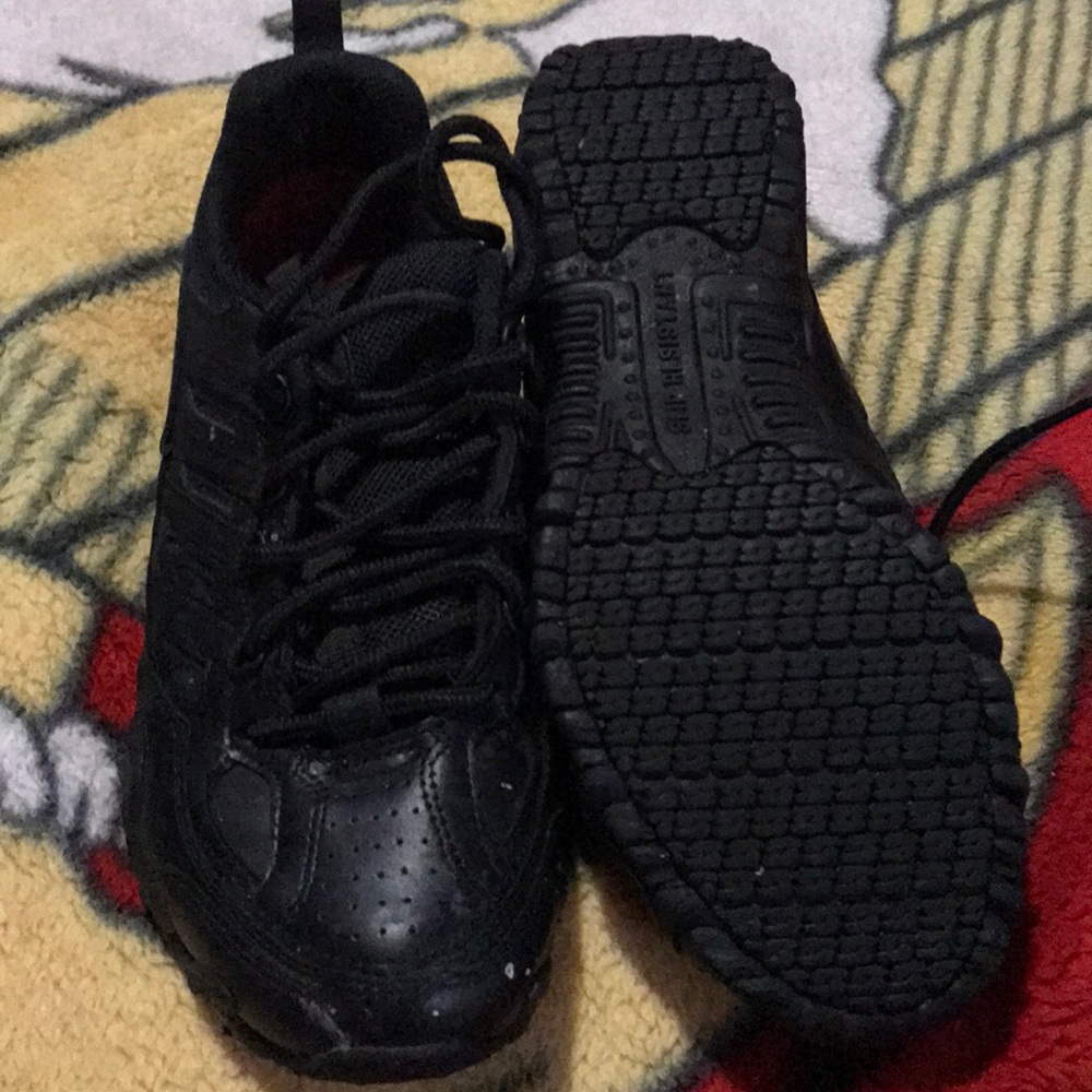 Slip resistant shoe